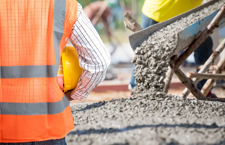 A concrete expert in nyc is supervising work