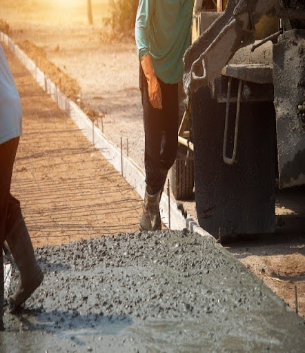 A concrete expert in nyc is supervising work